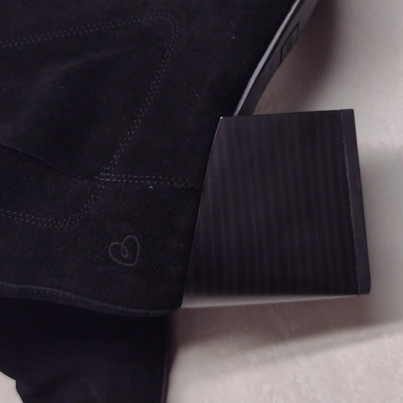 Blondo Waterproof bootie women size 10M black color. - Picture 4 of 13